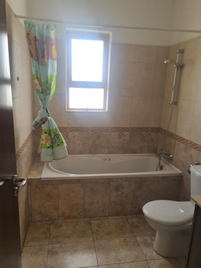 Top Floor 1 Bdrm Aprtrmnt Dromolaxia Εξωτερικό φωτογραφία