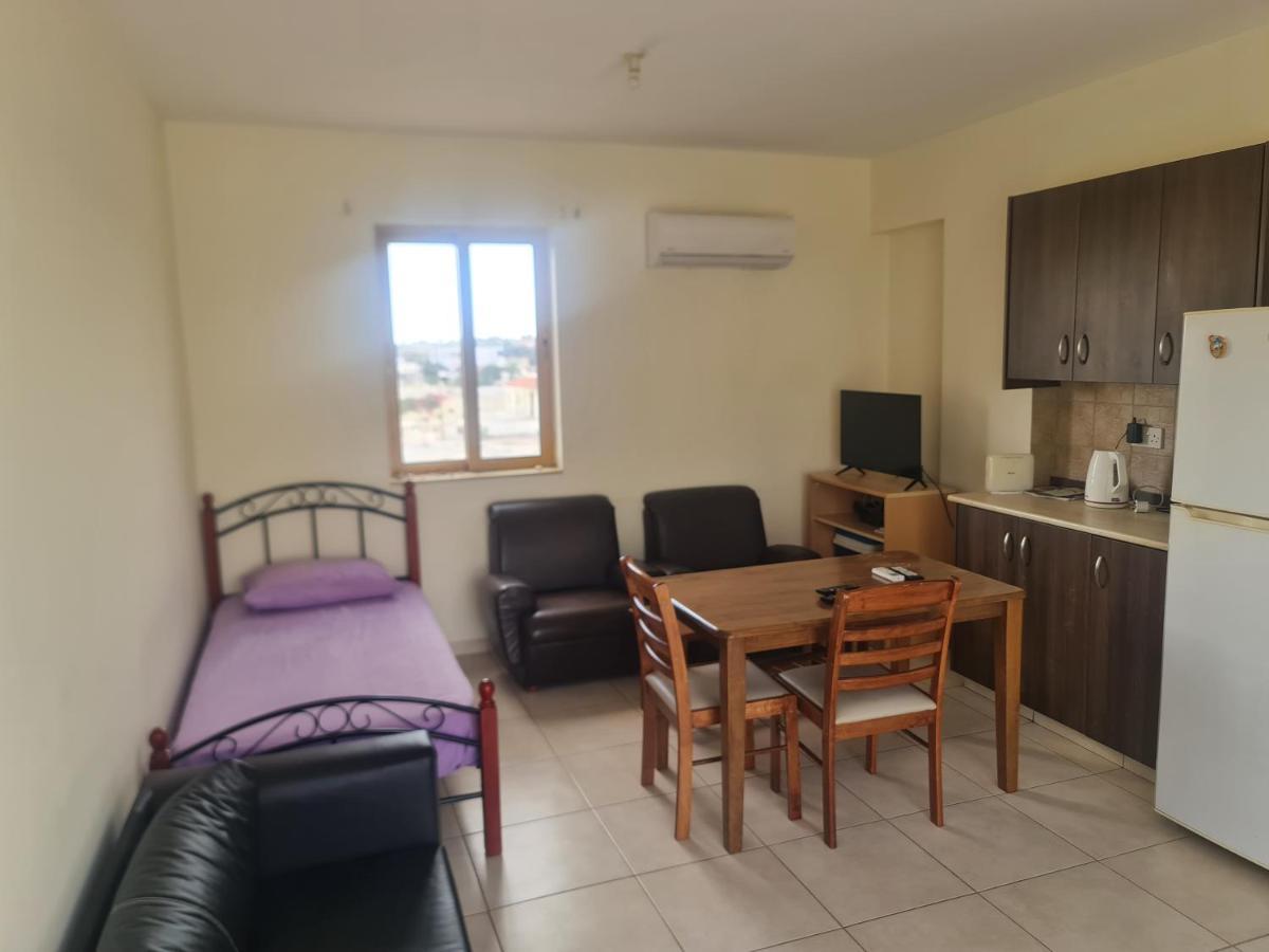 Top Floor 1 Bdrm Aprtrmnt Dromolaxia Εξωτερικό φωτογραφία