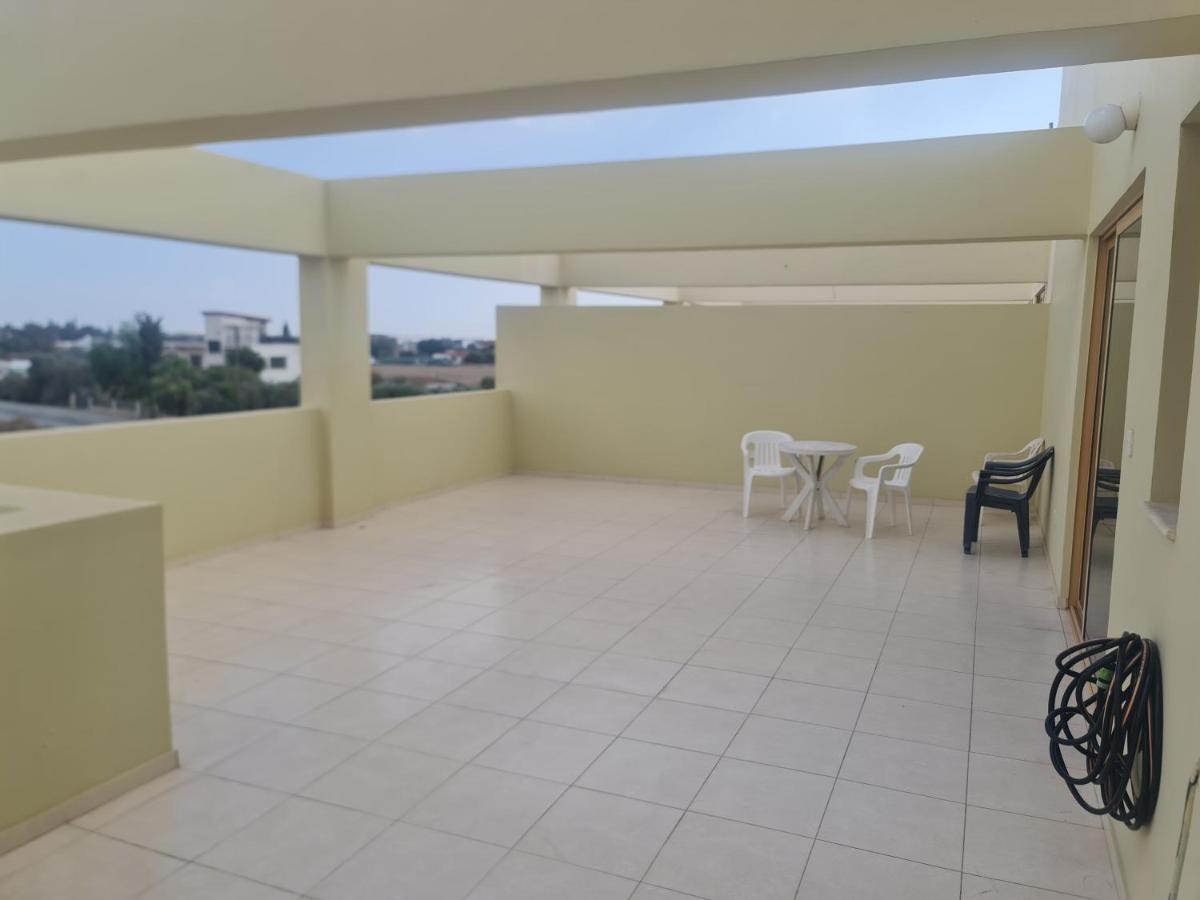 Top Floor 1 Bdrm Aprtrmnt Dromolaxia Εξωτερικό φωτογραφία