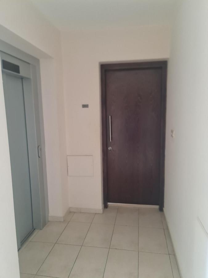 Top Floor 1 Bdrm Aprtrmnt Dromolaxia Εξωτερικό φωτογραφία